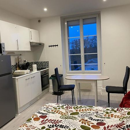 Апартаменты Studio Meuble Et Lumineux 20M2 Виттель Экстерьер фото