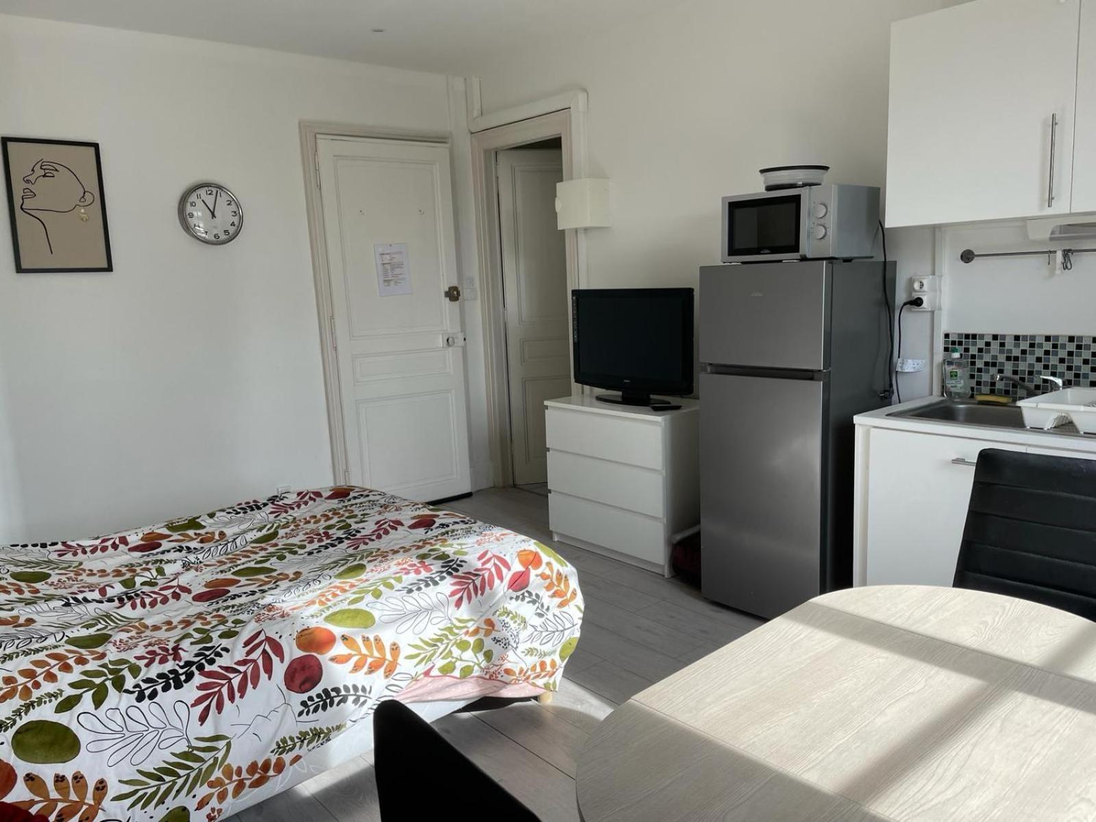 Апартаменты Studio Meuble Et Lumineux 20M2 Виттель Экстерьер фото